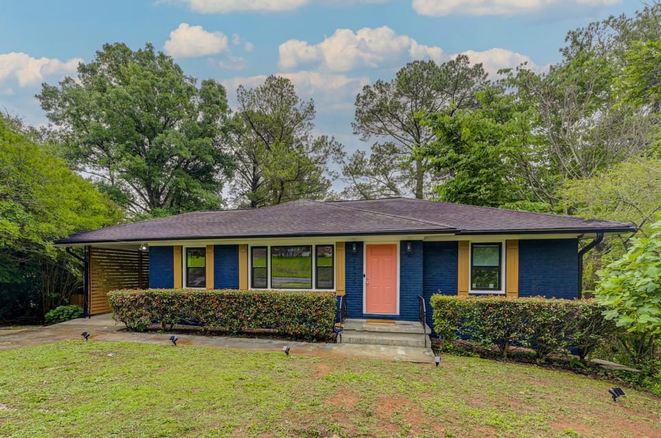 Boutique ATL Escape | Movie Room and Covered Deck House in Atlanta