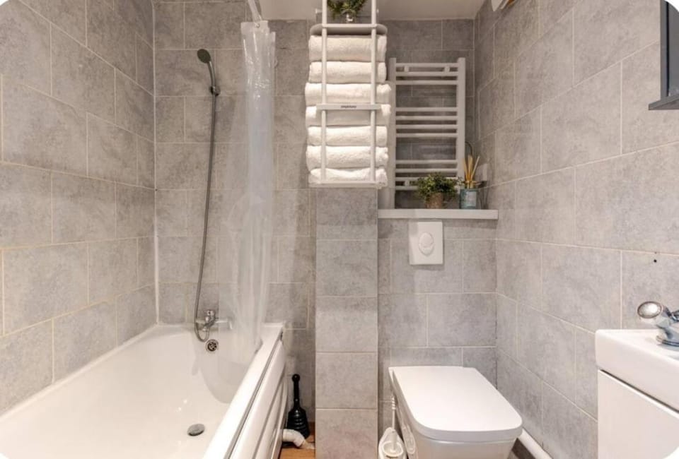 Shower, Bathroom, Bath, towels