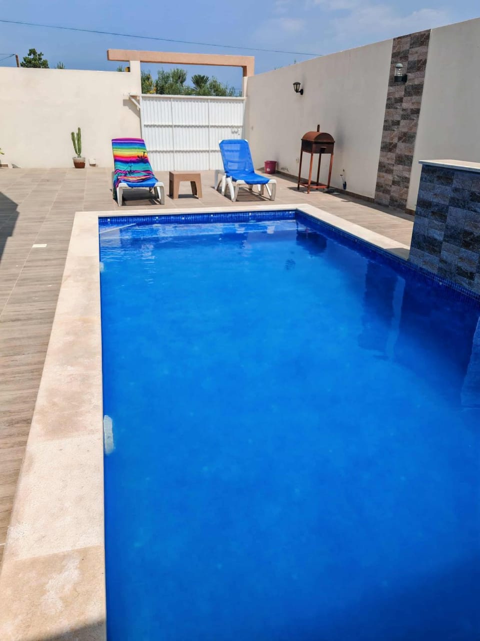 Pool view, Swimming pool, sunbed