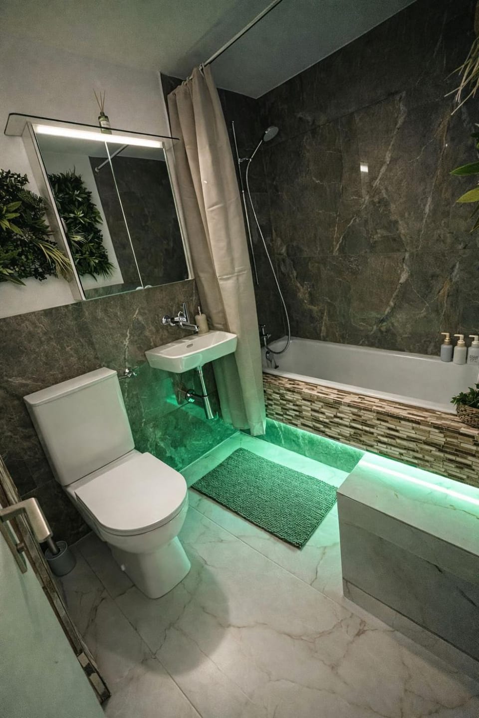 Golden Hour Apartment - Ski - Titlis Apartment in Nidwalden