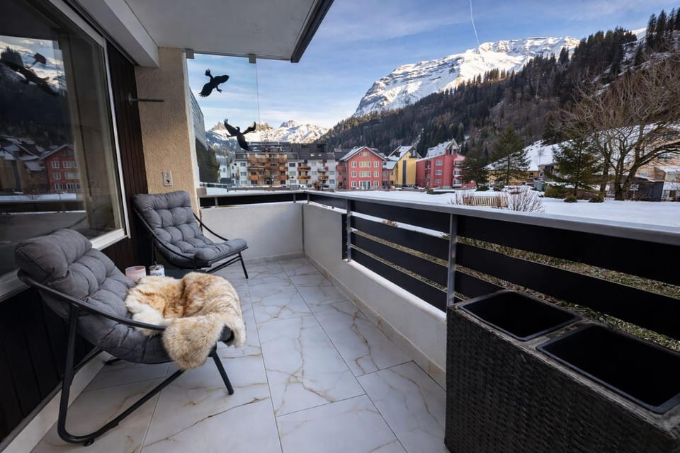 Golden Hour Apartment - Ski - Titlis Apartment in Nidwalden