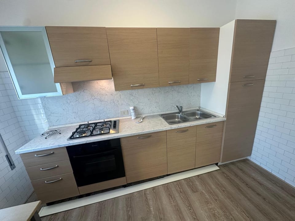 microwave, oven, kitchen