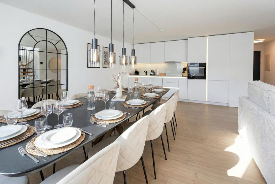 Dining area, kitchen