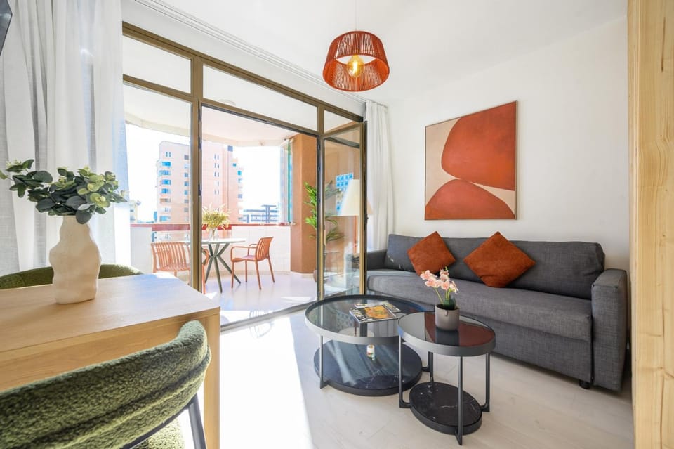 TV and multimedia, Living room, Seating area, Dining area, heating, heating, internet, internet, air conditioner, air conditioner