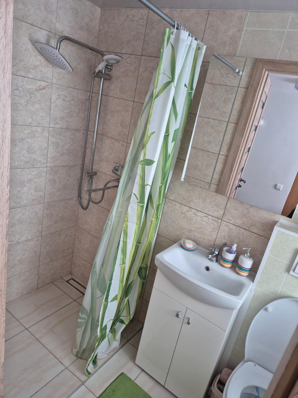 Shower, Toilet, towels