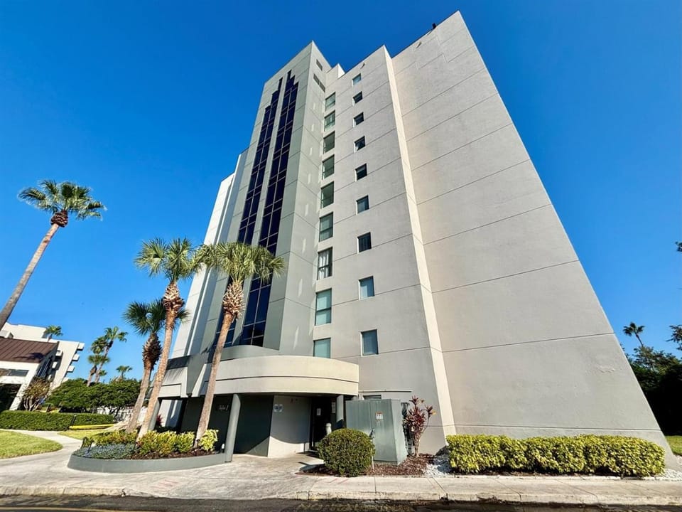 3704 Fully remodeled & modern Enclave at Unviersal Apartment in Orlando