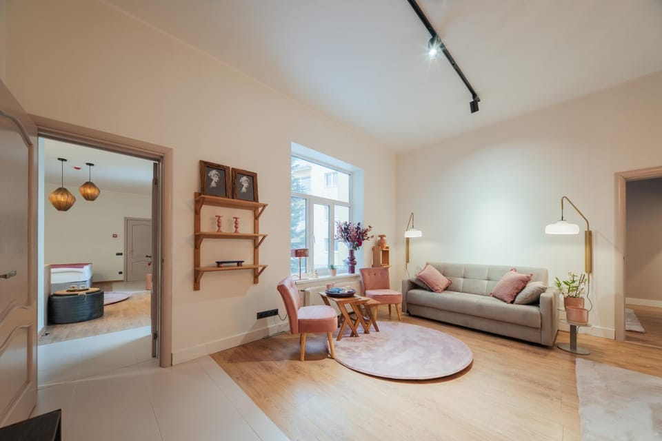 Bed, Living room, Bedroom