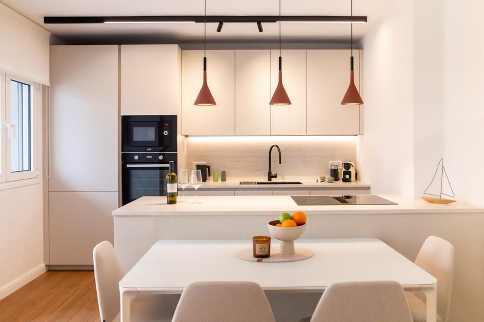 Kitchen or kitchenette, Dining area, oven, stove