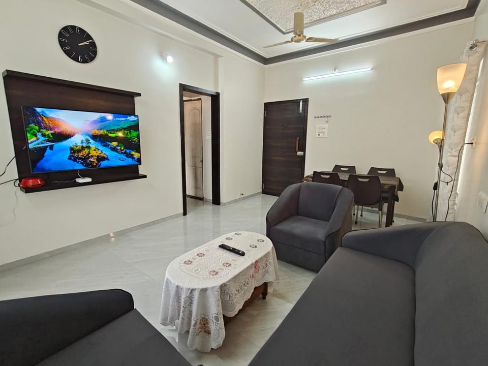 TV and multimedia, Living room, Dining area