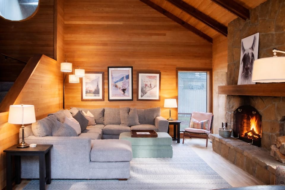 Living room, Seating area, fireplace, furniture