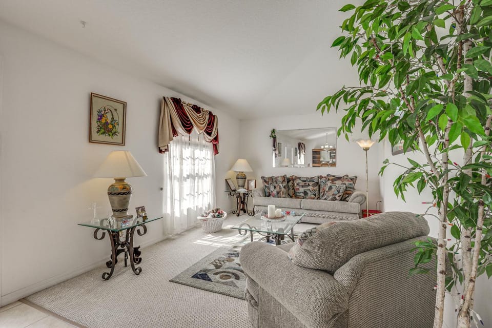 8 Mi to Sea! Snowbird Haven w/ Porch in Palm Coast House in Palm Coast