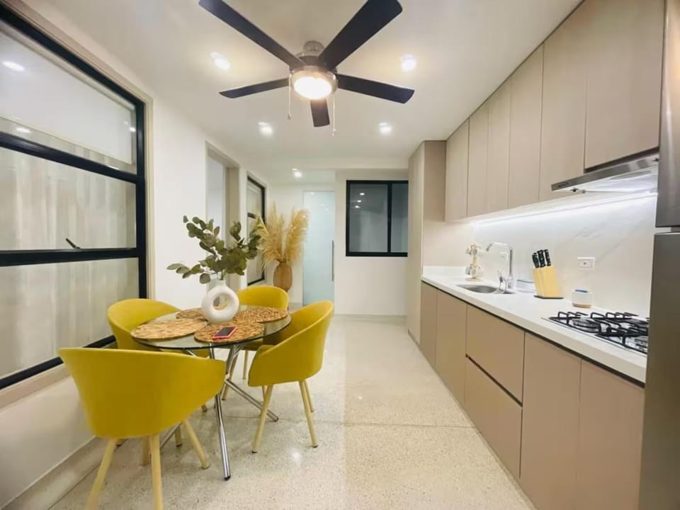 Dining area, kitchen