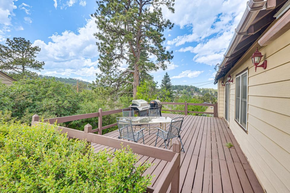 Near Ski Slopes & ATV Trails: Large Lead Getaway House in Lead