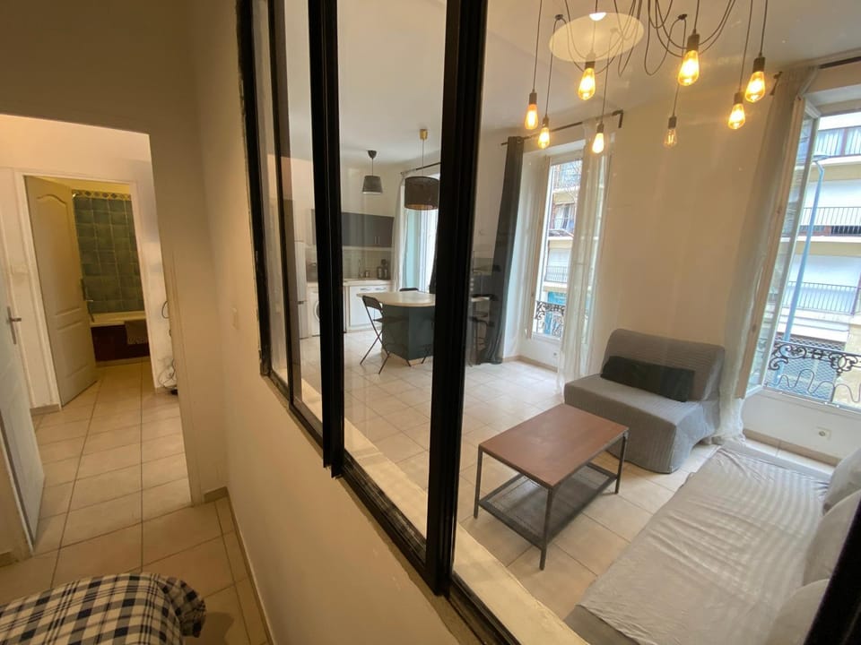 FLCbm-Métro Désirée Clary- T2 - 1 Chambre Apartment in Marseille