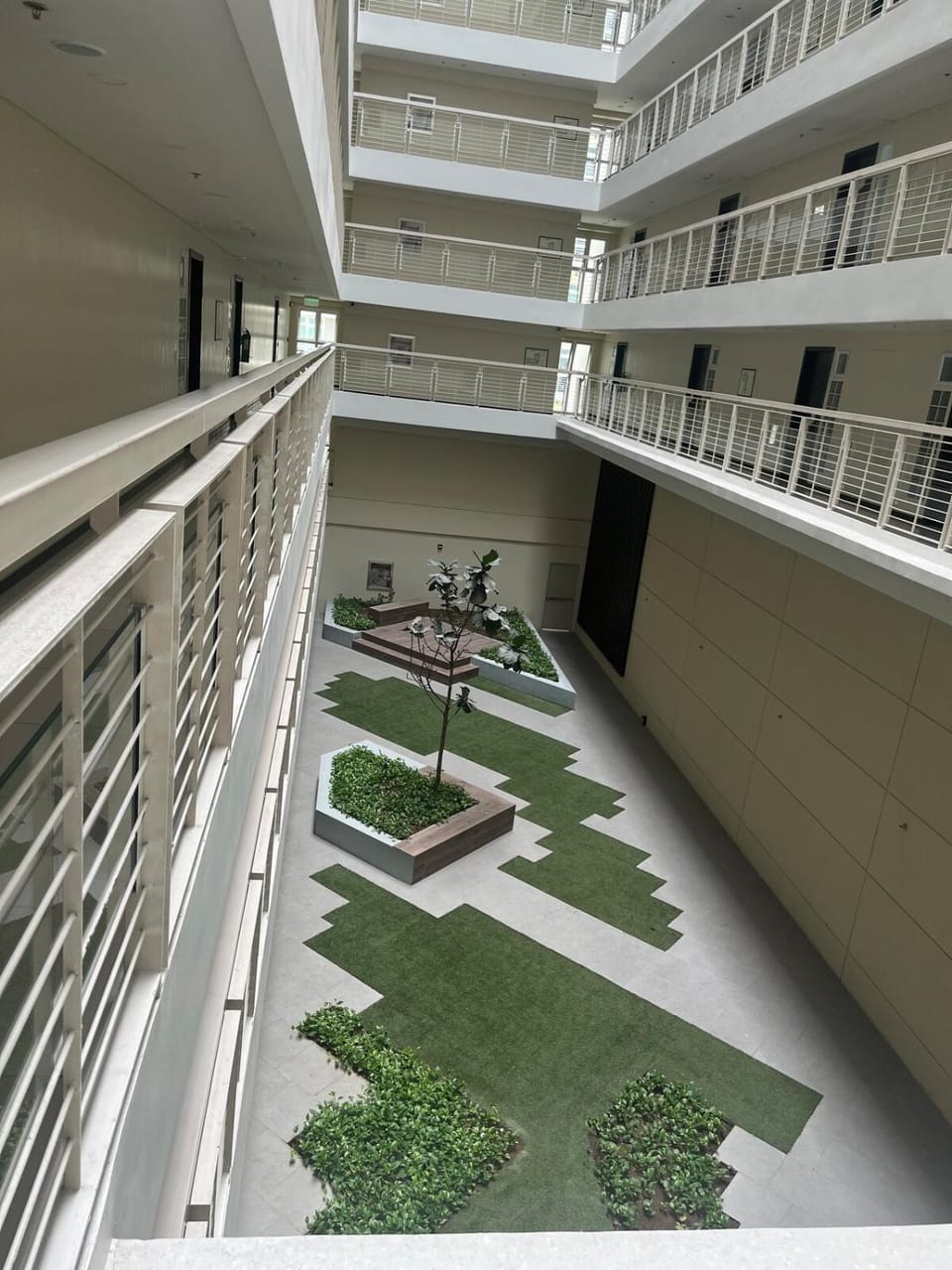 Furnished Studio Arca South Veranda Two Apartment in Paranaque