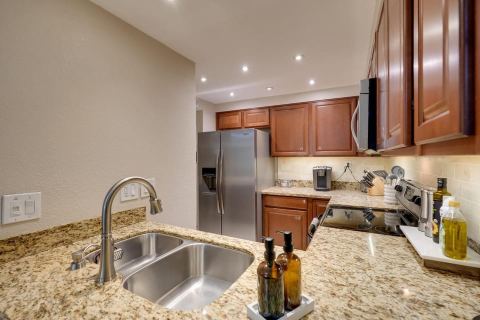 Easy Living in Old Town: Condo w/ Pool Access! House in Scottsdale