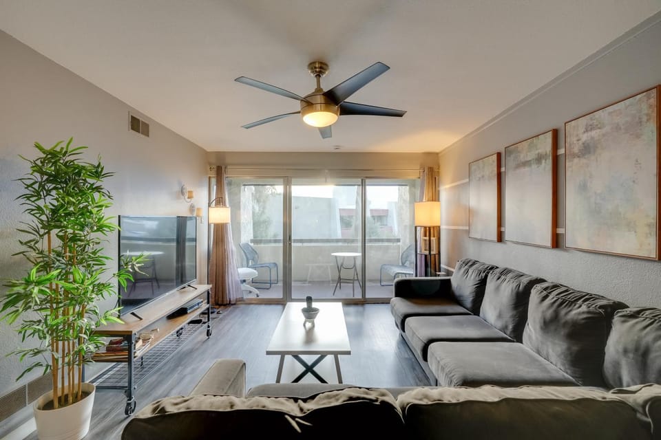 Fully Renovated! Walkable Old Town Condo House in Scottsdale