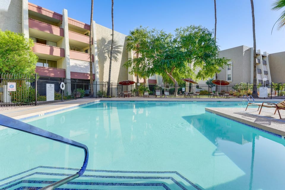 Pool & Hot Tub at Gem in the Heart of Old Town! House in Scottsdale