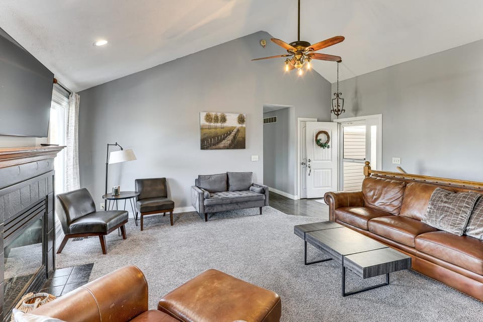 Spacious & Family Friendly! Lincoln Home w/ Deck House in Lincoln