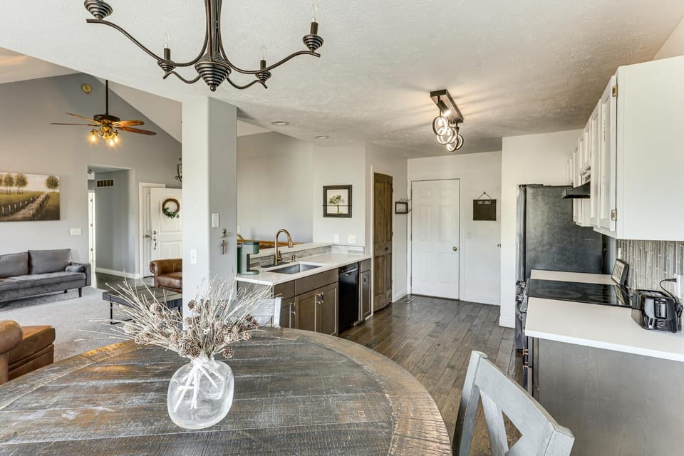 Spacious & Family Friendly! Lincoln Home w/ Deck House in Lincoln