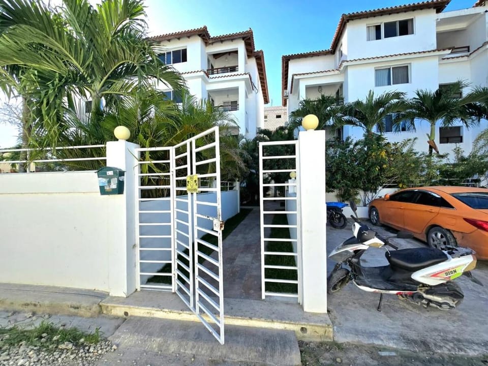 Cosy Apartment with huge pool at 7min of the beach House in Los Melones