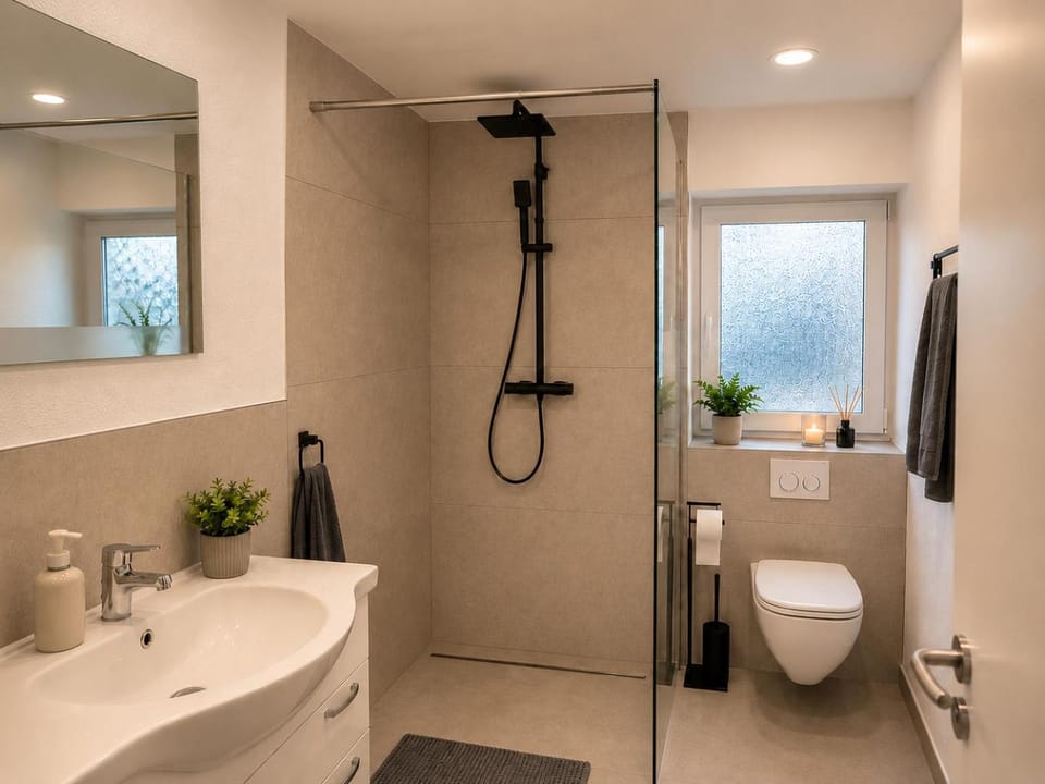 Shower, Toilet, Bathroom, towels