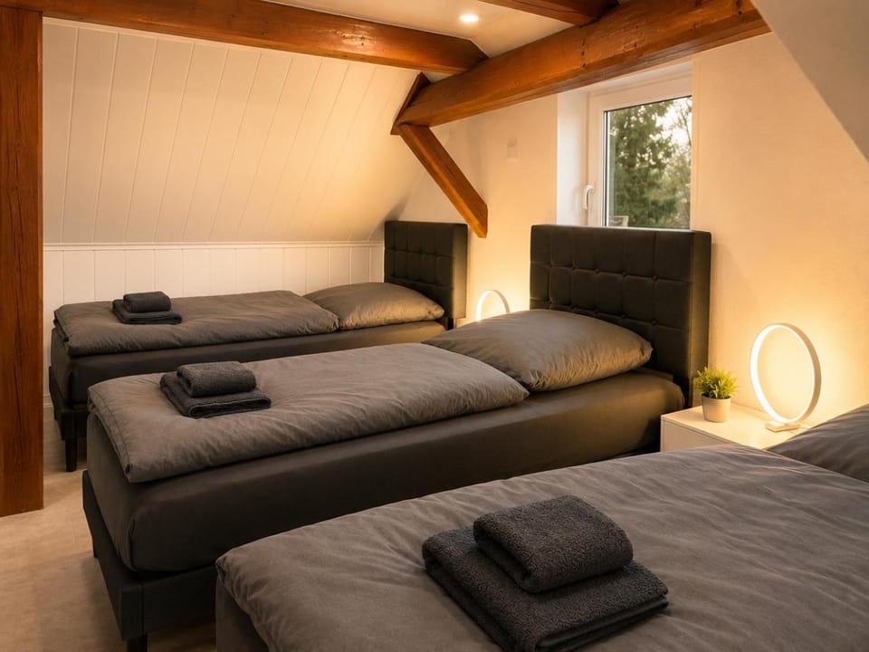 Bed, Photo of the whole room, Bedroom, towels