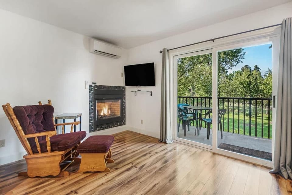 Cozy Condo near Deschutes River and Pioneer Park House in Bend