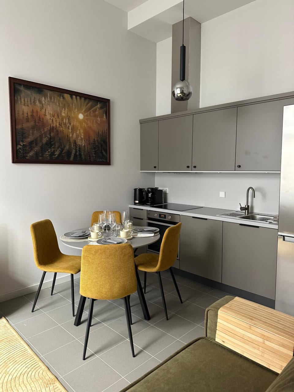 Kitchen or kitchenette, Dining area, stove