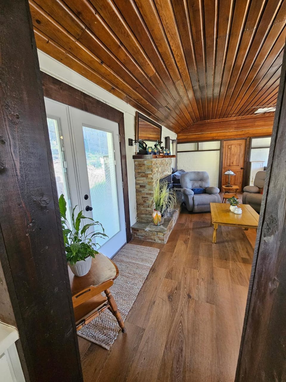 Kozy Acorn Kabin House in Bass Lake