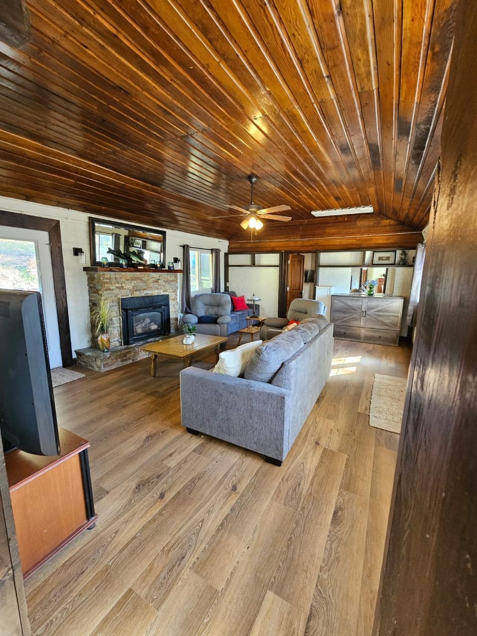 Kozy Acorn Kabin House in Bass Lake