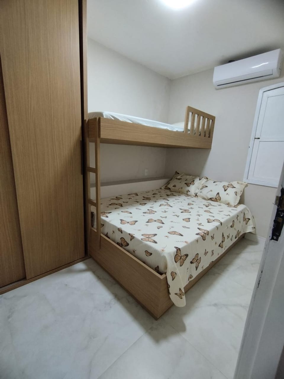Bed, Bedroom, bunk bed, wardrobe
