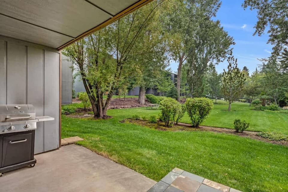First-Floor Downtown Bend Condo House in Bend