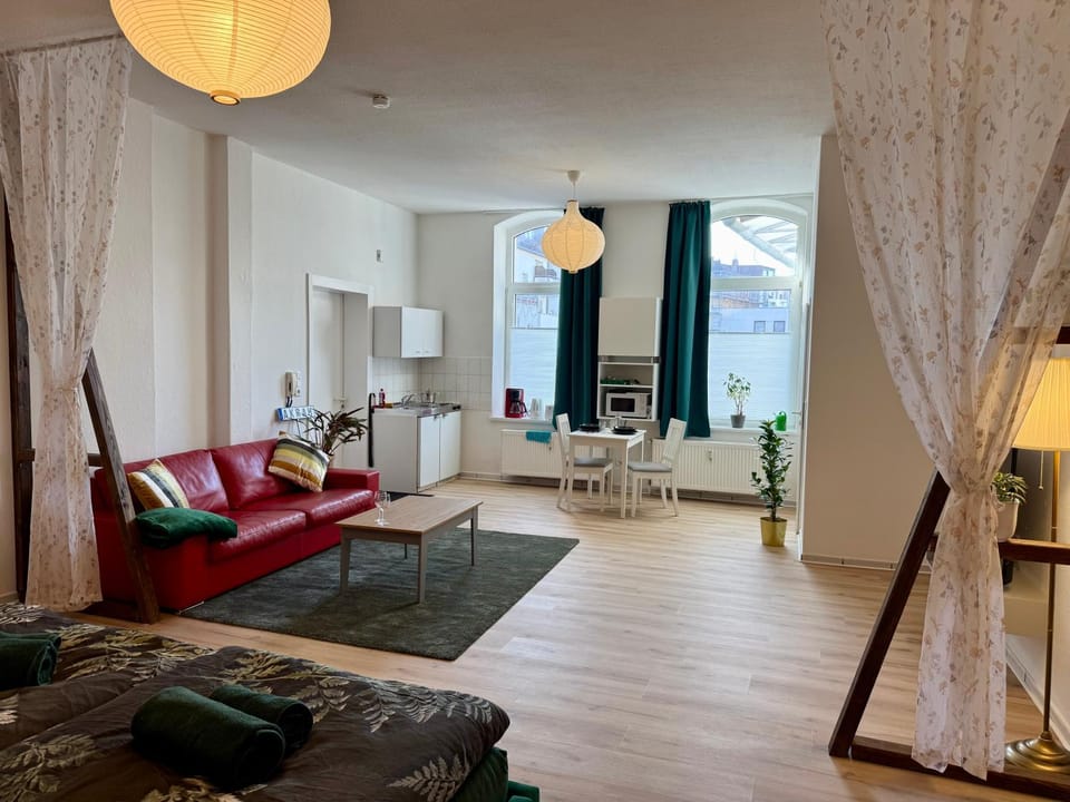 Living room, Seating area, Dining area, microwave