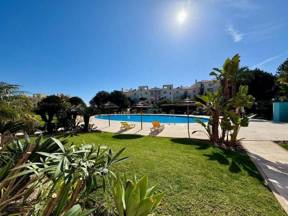 Garden, Swimming pool