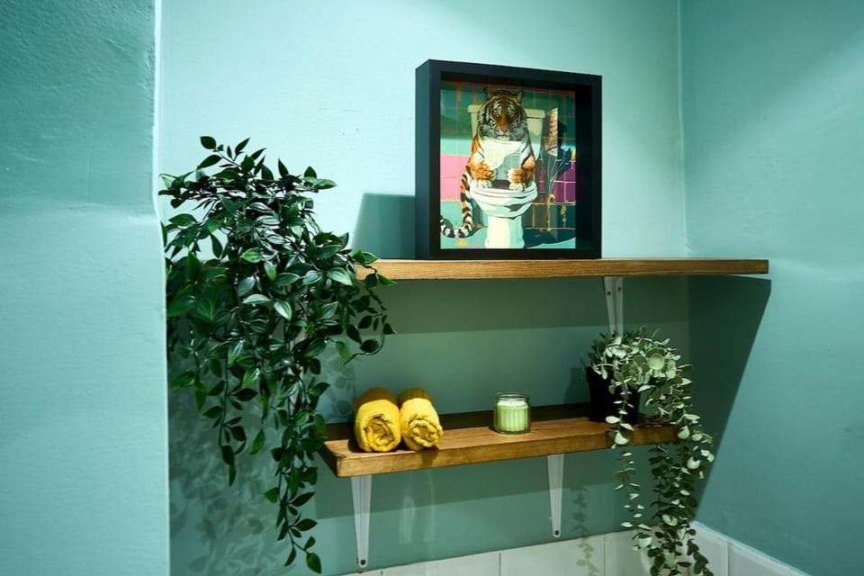 5 min From Train with Queen Bed Apartment in Casablanca