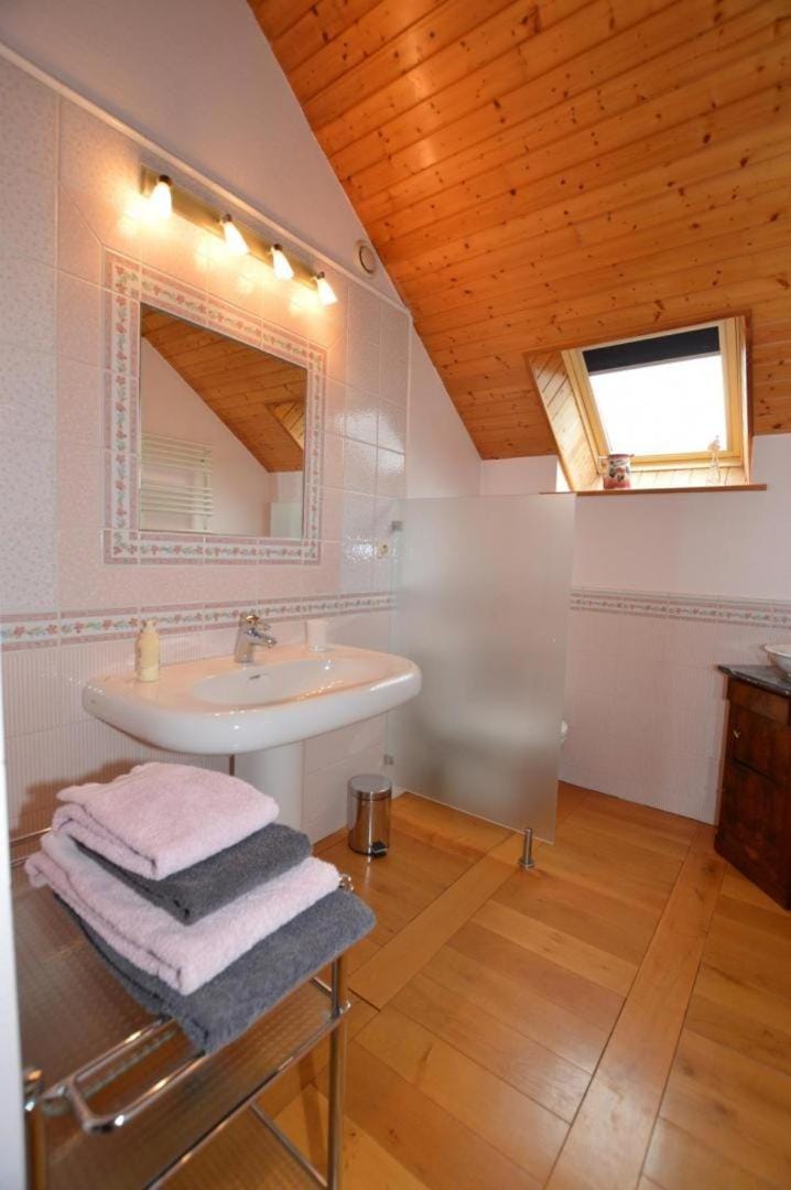 Bathroom, towels