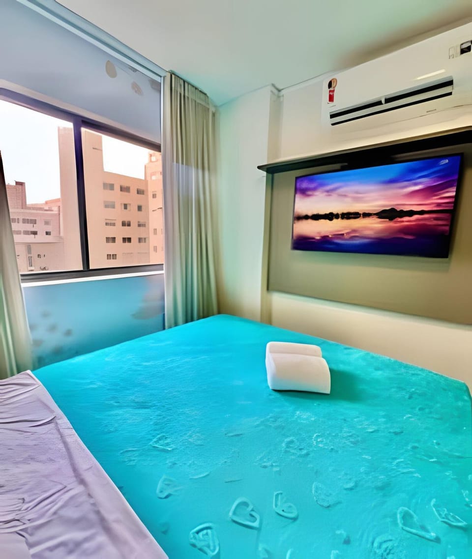 Bed, TV and multimedia, Photo of the whole room, air conditioner