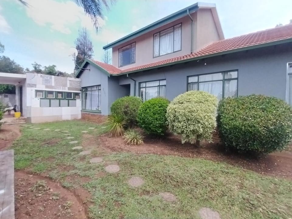 Fumods Guest House Bed and Breakfast in Pretoria