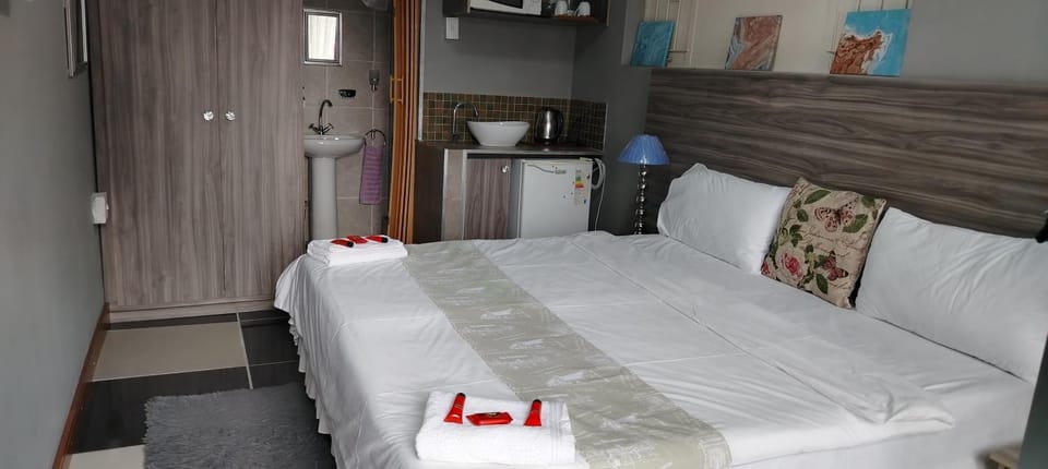 Fumods Guest House Bed and Breakfast in Pretoria