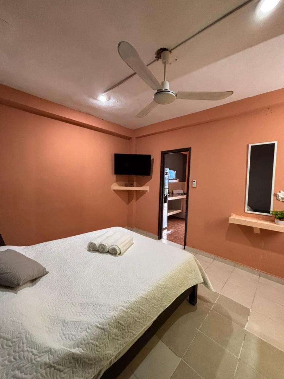 Comfortable studio steps from the beach and 5th Avenue Apartment in Playa del Carmen