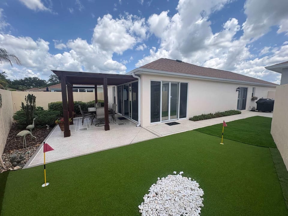 Patio, Minigolf, Garden view