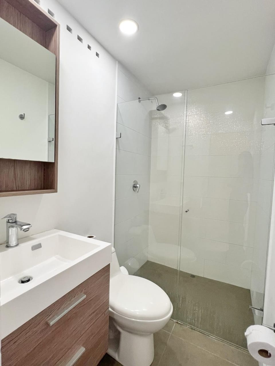 Modern Studio in Poblado, Free Parking Apartment in Medellin