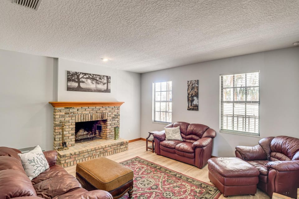 Lake Smith Getaway w/ Dock: Families Welcome! House in Florida
