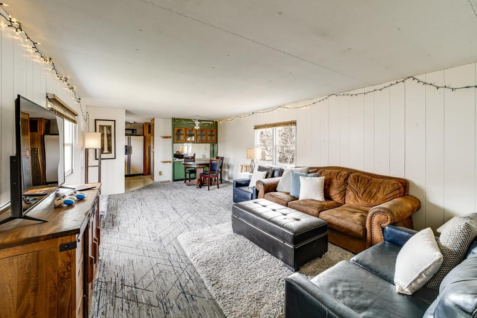 Walk to Loop Trail! East Wenatchee Basecamp House in Kittitas County