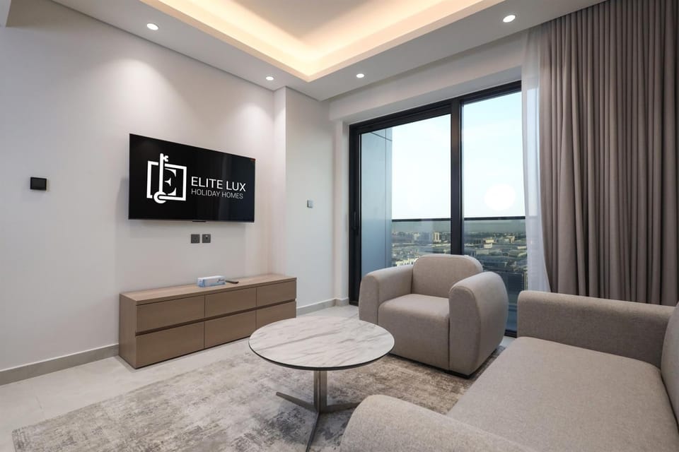 Elite LUX Holiday Homes - Stylish 1BR Apartment in JVT Cloud Tower JVT Apartment in Dubai