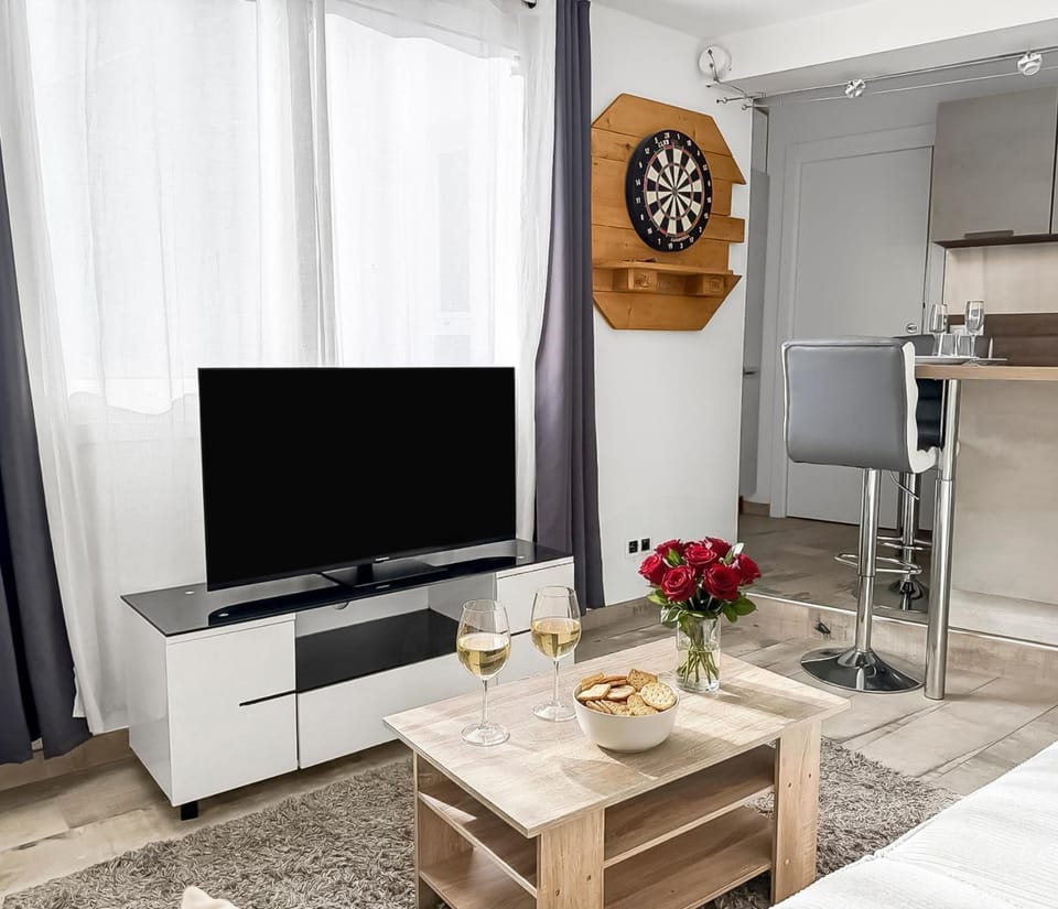 Communal lounge/ TV room, TV and multimedia