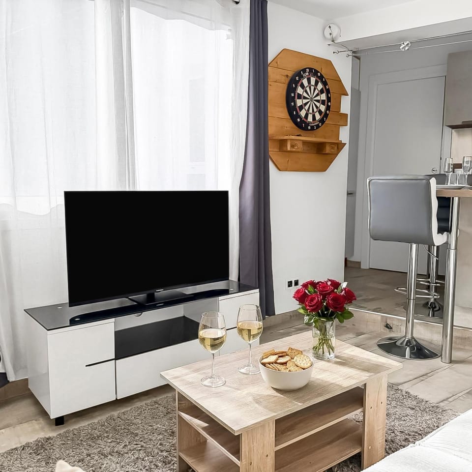 Communal lounge/ TV room, TV and multimedia