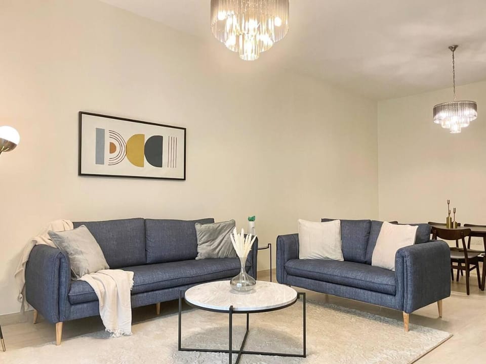 Elite LUX Holiday Homes - Spacious 2BR with Metro Access in Al Furjan, Dubai Apartment in Dubai