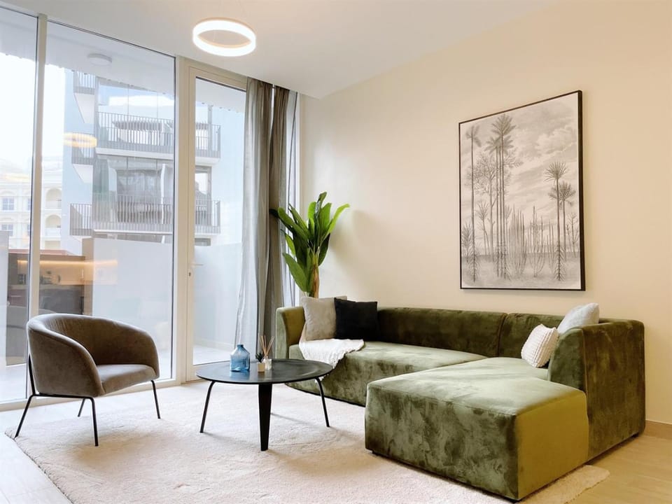 Elite LUX Holiday Homes - Enchanting 1BR Apt Pool & Gym Access in Arjan, Dubai Apartment in Dubai